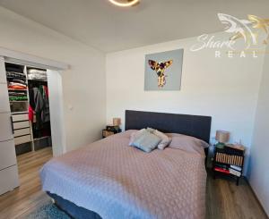 EXKLUZÍVNE NA PREDAJ: moderná 4-izbová novostavba v dvojdome v obľúbených Lužiankach pri Nitre. 