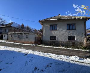 Rodinný dom s garážou a samostatnou chalupou