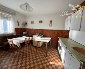 Rodinný dom s garážou a samostatnou chalupou