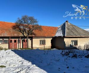 Rodinný dom s garážou a samostatnou chalupou