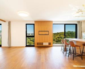 Slnečný 3-izbový byt pri Horskom parku s výhľadmi a maximálnym súkromím