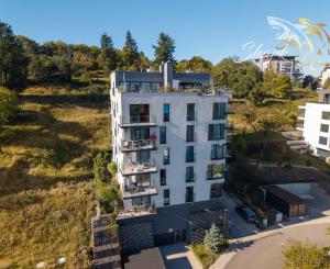 Slnečný 3-izbový byt pri Horskom parku s výhľadmi a maximálnym súkromím