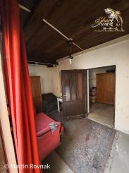 Rodinný dom s projektom a povolením v tichej časti Devínskej Novej Vsi