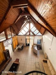 Jedinečný objekt s vysokými stropmi a átriom pre vaše podnikanie