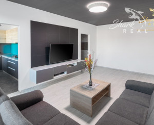 Krásny veľkometrážny zrekonštruovaný 2-izbový byt