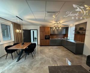 Luxusný 3-izbový veľký byt