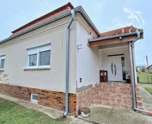 Na predaj pekný 3 - izbový rodinný dom v tichej lokalite - Hurbanovo