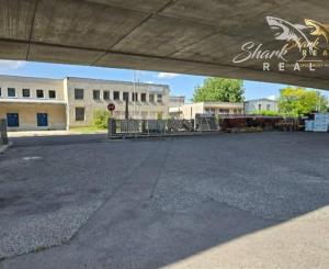 Skladový areál v priemyselnej oblasti v Nitre