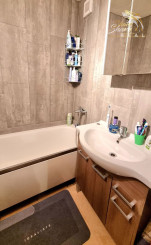 Na predaj 4-izbový byt v obľúbenej lokalite Trebišova – Komenského