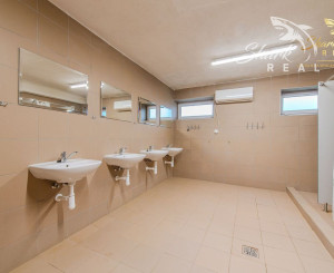  Predaj / Prenájom ubytovací objekt v obci Koškovce – 26 izieb, parkovanie, garáže 