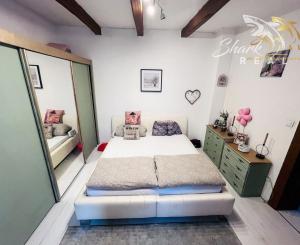 REZERVOVANÉ! Exkluzívna ponuka - romantický vidiecky dom na predaj