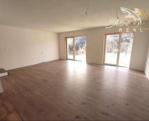 Byt v novostavbe so záhradou neďaleko tajchu Nová Baňa