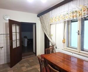 Priestranný dom so záhradou