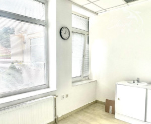 Útulný priestor vhodný ako kancelária, či iná prevádzka