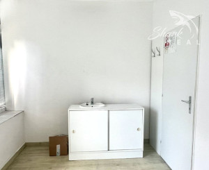 Útulný priestor vhodný ako kancelária, či iná prevádzka