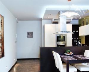 Kompletne zariadený 3 - izbový byt v srdci Bratislavy