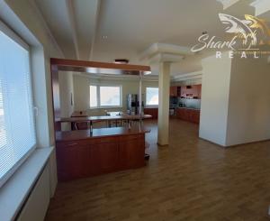 Administratívno-apartmánová budova