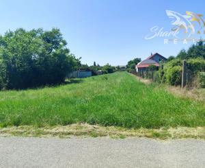 Ponúkam na predaj krásny pozemok vo výbornej lokalite.