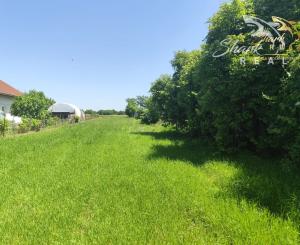 Ponúkam na predaj krásny pozemok vo výbornej lokalite.