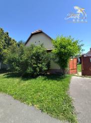 Ponúkam na predaj krásny pozemok vo výbornej lokalite.