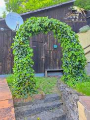 Malebná romantická chalupa pod lesom