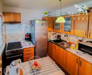 Malebná romantická chalupa pod lesom