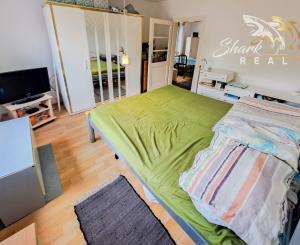 Malebný romantický domček pod lesom