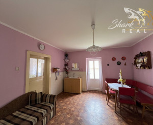 PREDANÉ - Chalupa pri potôčiku / Nová Baňa