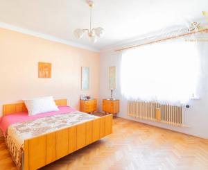 KRÁSNY rodinný dom v atraktívnej obci BANKA