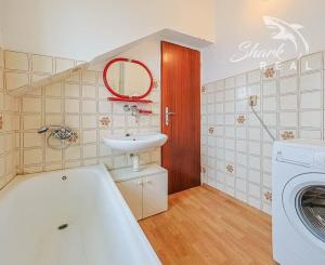 Priestranný rodinný dom s veľkou záhradou v TOP lokalite!