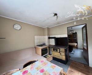 PREDANÉ - RD - Chalupa pri potôčiku / Nová Baňa