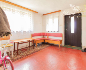 REZERVOVANÉ - Rodinný dom s rozľahlým slnečným pozemkom