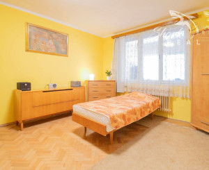 Čiastočne zrekonštruovaný dom vo výbornej lokalite s garážou