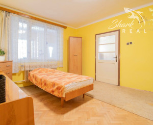 Čiastočne zrekonštruovaný dom vo výbornej lokalite s garážou