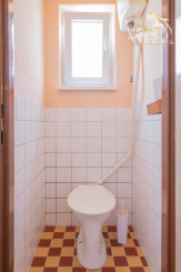 Čiastočne zrekonštruovaný dom vo výbornej lokalite s garážou