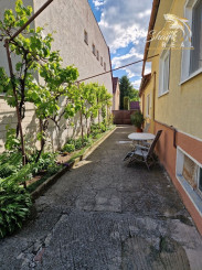 Čiastočne zrekonštruovaný dom vo výbornej lokalite s garážou