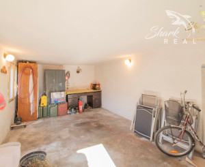 Čiastočne zrekonštruovaný dom vo výbornej lokalite s garážou