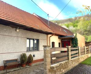 REZERVOVANÉ! Výnimočný rodinný dom v krásnej prírode Štiavnických vrchov