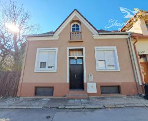 REZERVOVANÉ I Rodinný dom s veľkým potenciálom v centre Piešťan