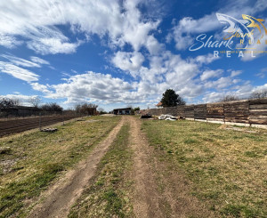 Záhrada s mobilným domčekom