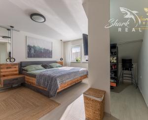 ZABEHNUTÝ RODINNÝ PENZIÓN vo vyhľadávanej lokalite Malých Karpát, VAŠA VÝHODNÁ INVESTÍCIA DO BUDÚCNOSTI