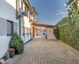 ***SKVELÁ INVESTÍCIA -  NEHNUTEĽNOSŤ  20 km od Trnavy***Podnikanie, Domov, Zabezpečený výnos***