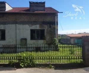 Pozemok ideálny na výstavbu 2 rodinných domov