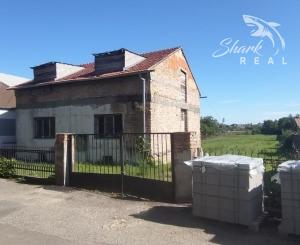 Pozemok ideálny na výstavbu 2 rodinných domov