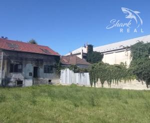 Pozemok ideálny na výstavbu 2 rodinných domov