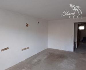 PREDANÉ - Presvetlený veľký 3 izbový byt / Malé Kozmálovce - Levice