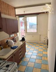 2 IZBOVÝ BYT - S 2 BALKÓNMI S KRÁSNYM VÝHĽADOM - VÝBORNÁ LOKALITA