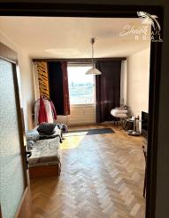 2 IZBOVÝ BYT - S 2 BALKÓNMI S KRÁSNYM VÝHĽADOM - VÝBORNÁ LOKALITA