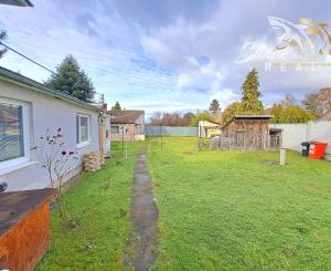 Starší domček s krásnym pozemkom