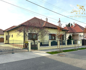 Krásny rodinný dom v centre Malaciek